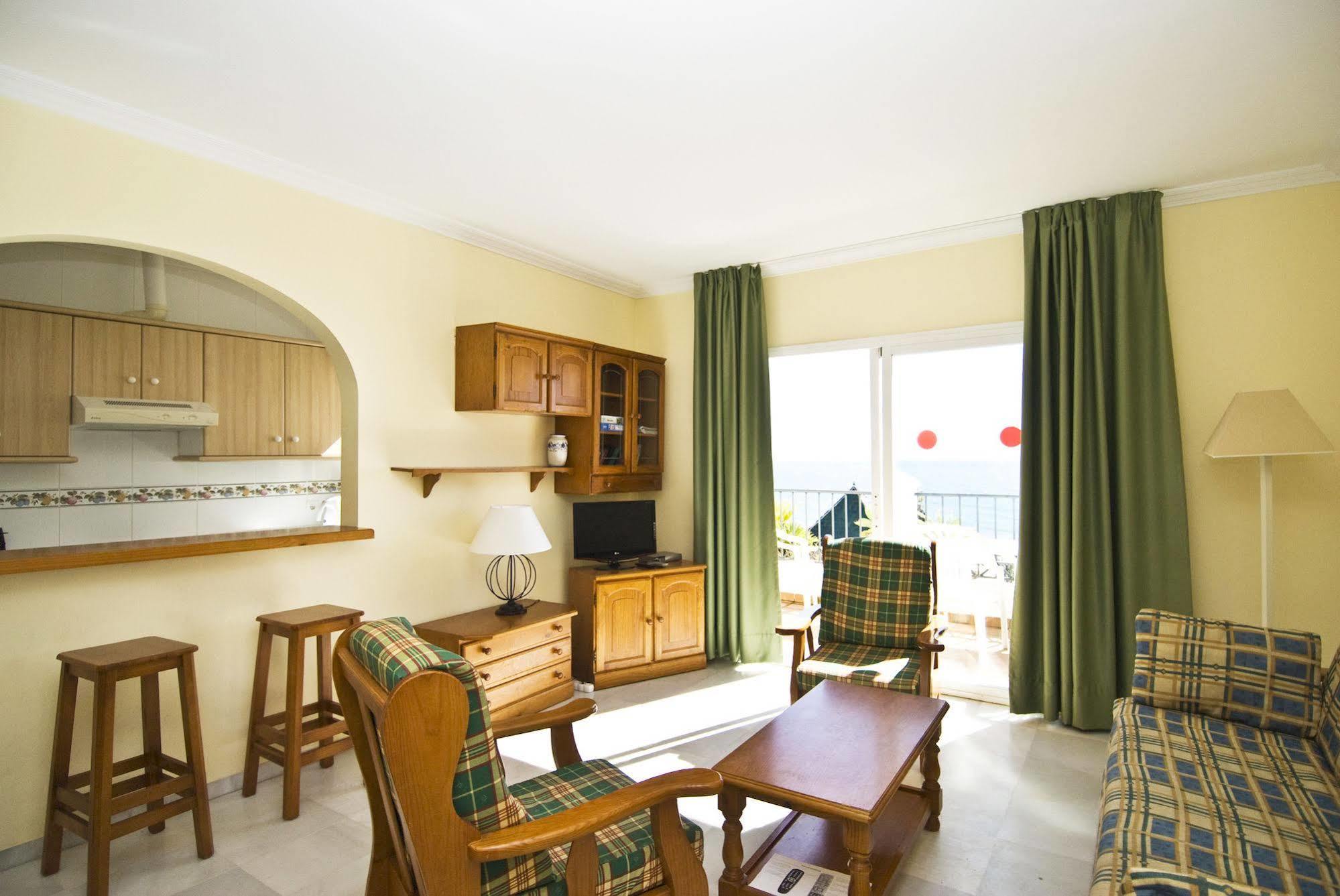 Apartamentos Hc Burriana Playa Nerja Buitenkant foto