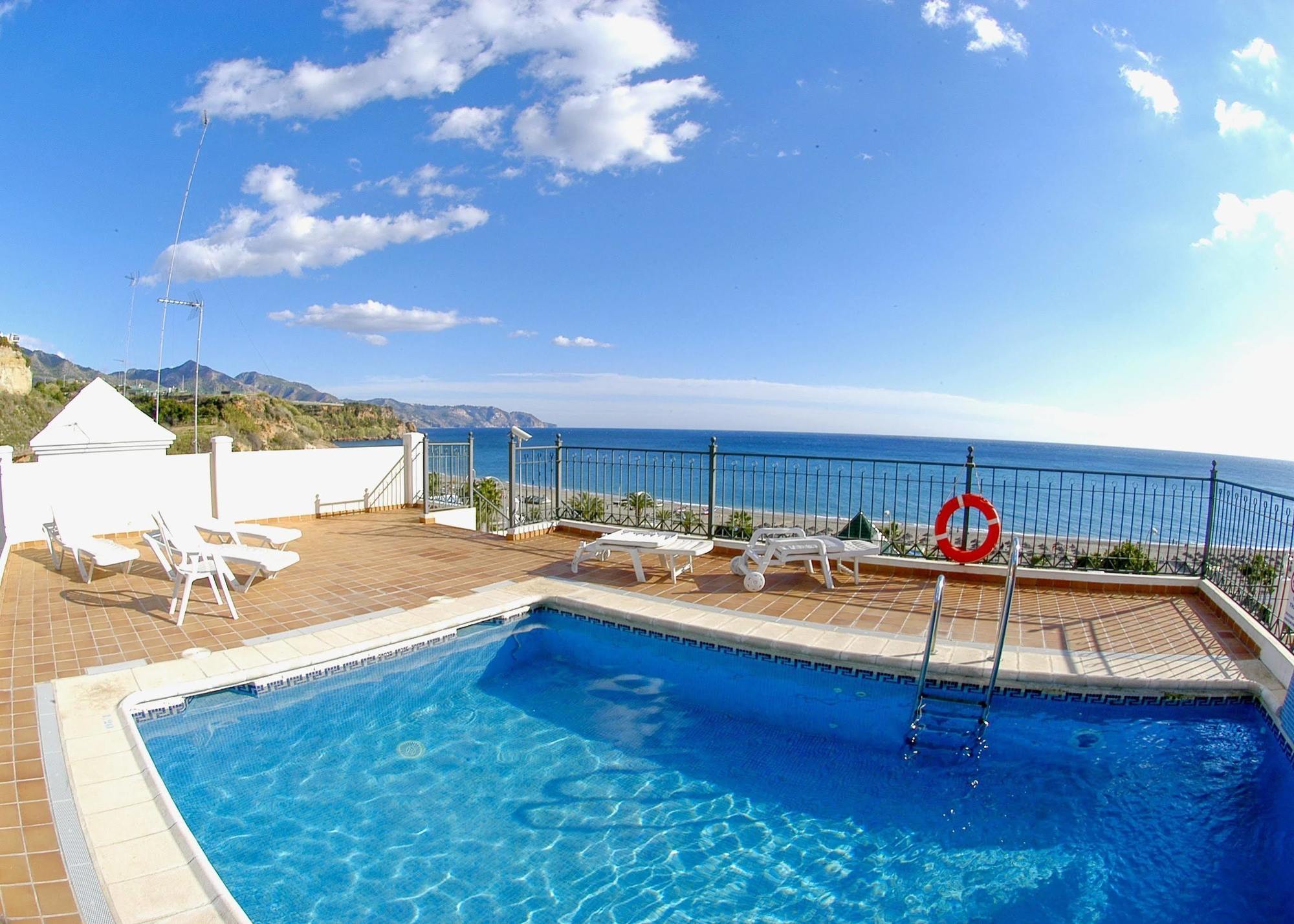 Apartamentos Hc Burriana Playa Nerja Buitenkant foto