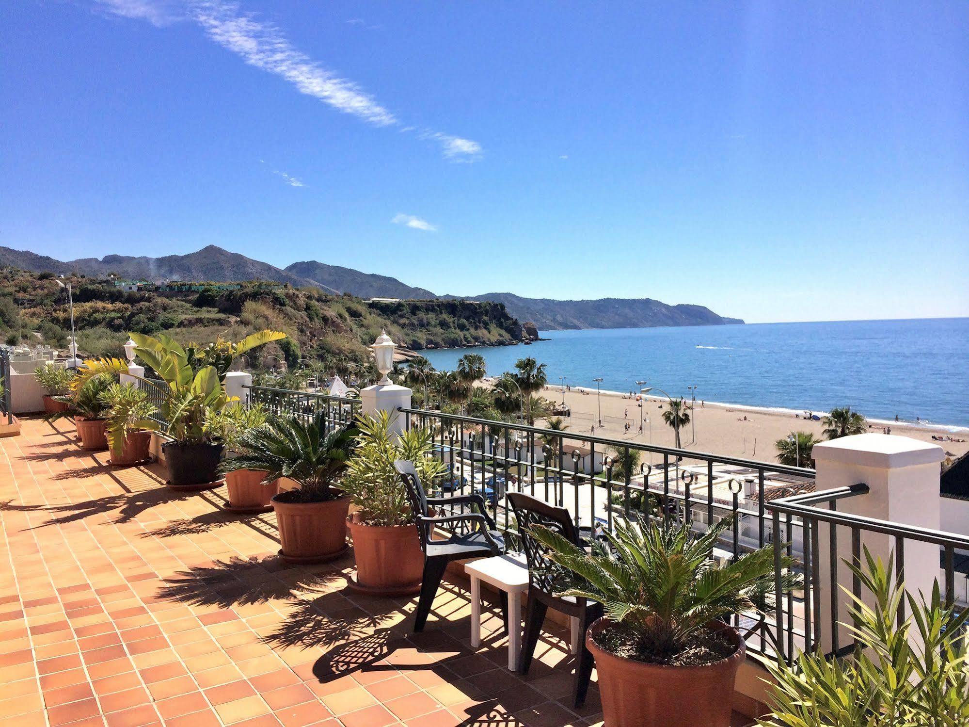 Apartamentos Hc Burriana Playa Nerja Buitenkant foto