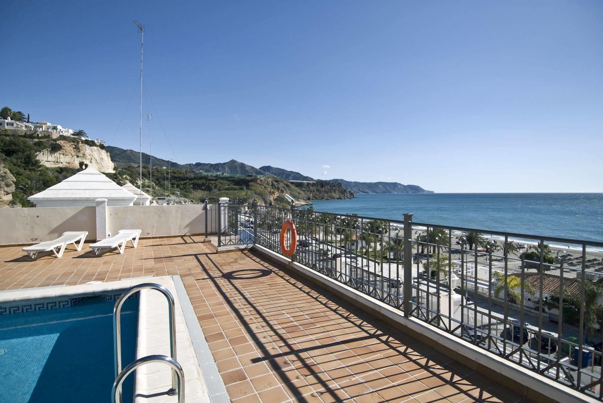 Apartamentos Hc Burriana Playa Nerja Buitenkant foto