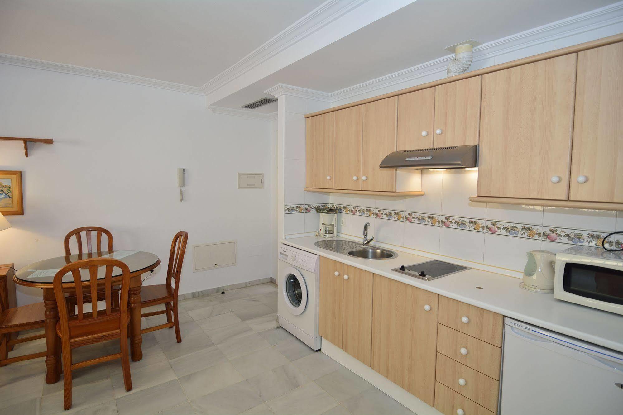 Apartamentos Hc Burriana Playa Nerja Buitenkant foto